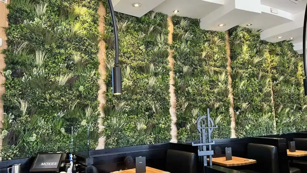 Commercial artificial green wall installed by SYNLawn in West Palm Beach, FL