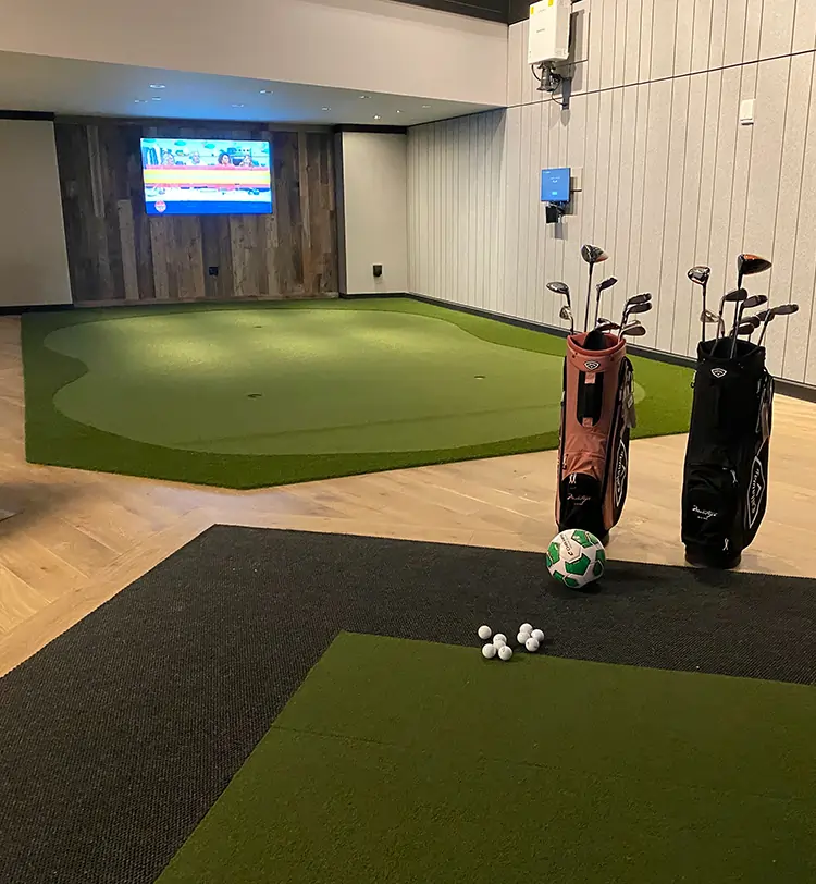 SYNLawn indoor golf green
